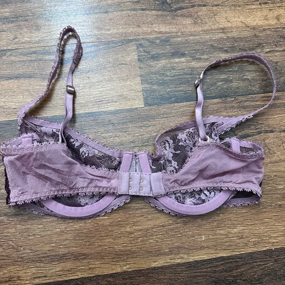 Very Sexy Victorias Secret Balconet 34C - Picture 2 of 3